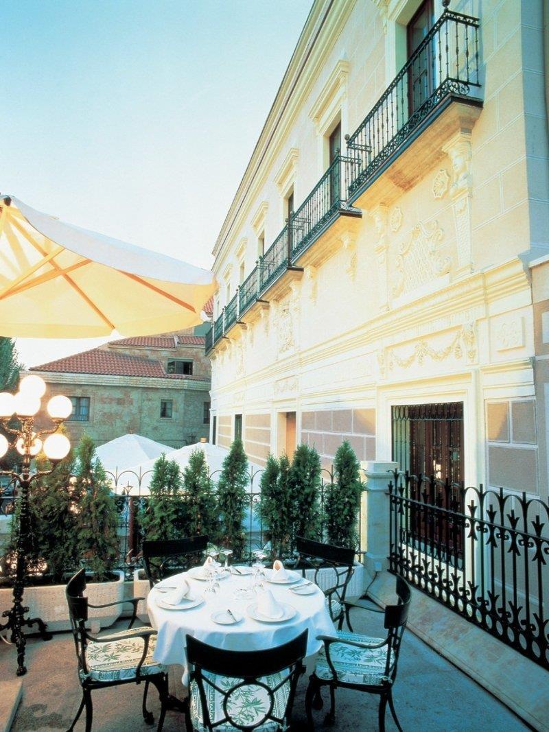 Nh Collection Salamanca Palacio De Castellanos Ruang foto